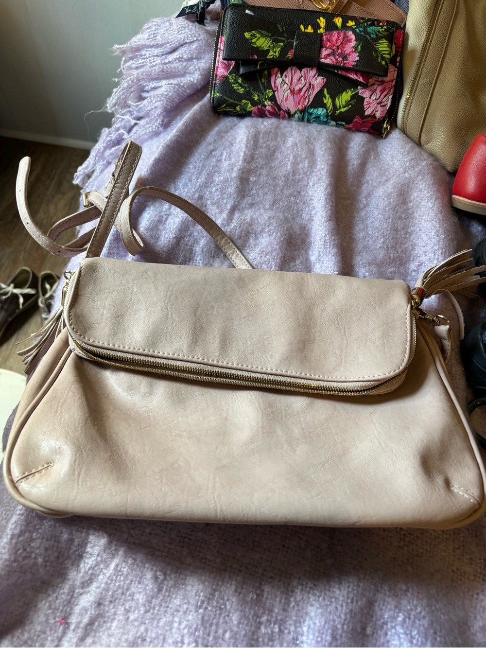 Classic Women's Crossbody Bag in Light Pink